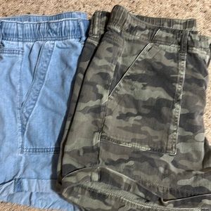 2 pair lot of American Eagle shorts
